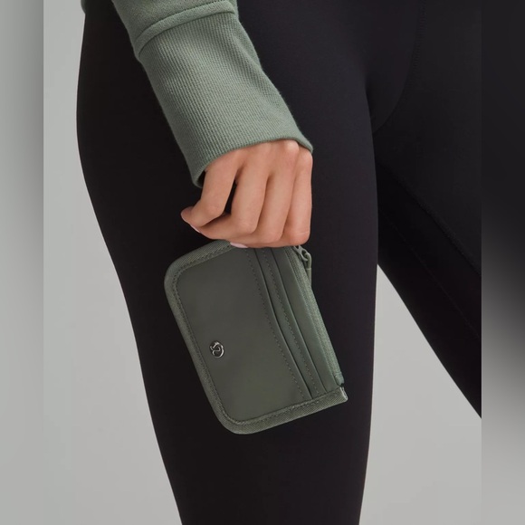 Lululemon True Identity Card Case- Grey Eucalyptus - Picture 3 of 3
